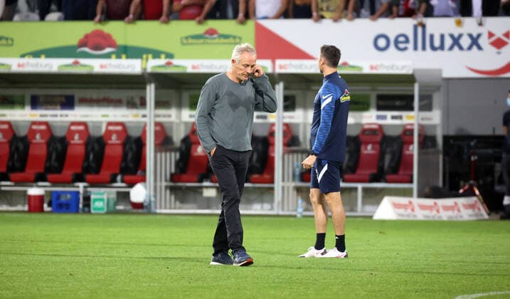 26.09.21 SC Freiburg - FC Augsburg Deutschland, Freiburg, 26.09.2021, Fussball, Bundesliga, SC Freiburg - FC Augsburg: Christian Streich (Trainer SC Freiburg).