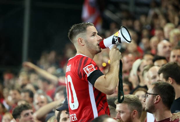 26.09.21 SC Freiburg - FC Augsburg Deutschland, Freiburg, 26.09.2021, Fussball, Bundesliga, SC Freiburg - FC Augsburg: Christian Günter (SC Freiburg).