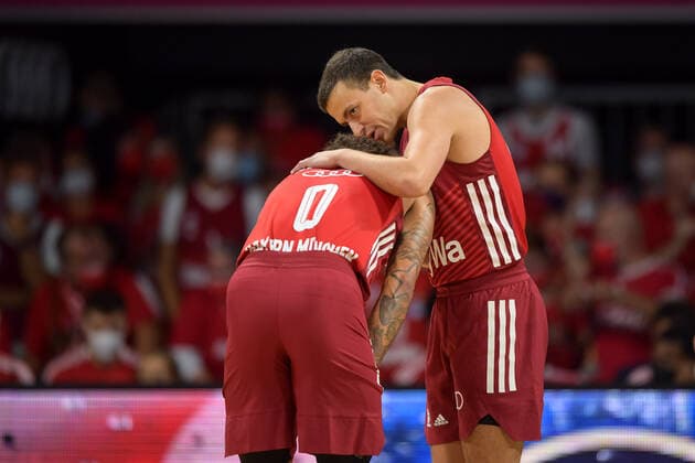 Basketball, BBL, 20210926, FC Bayern München - Ratiopharm Ulm. Im Bild Nick WEILER-BABB (FC Bayern München, 0) und Zan Mark SISKO (FC Bayern München, 31). München Audi Dome Bayern Deutschland Copyright: Passion2Press MarkusxFischerx