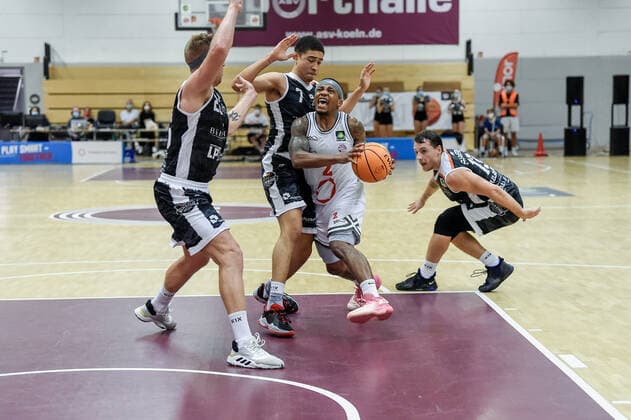 Barmer 2. Basketball Bundesliga ProB, Rheinstars Koeln vs. BSW Sixers, 26.09.2021 Vincent Lamont Golson Jr (RheinStars Koeln 2), Barmer 2. Basketball Bundesliga ProB, Rheinstars Koeln vs. BSW Sixers am 26.09.2021 im ASV Koeln in Koeln (Nordrhein-Westfalen) Copyright: xBEAUTIFULxSPORTS Mueller-Laschetx