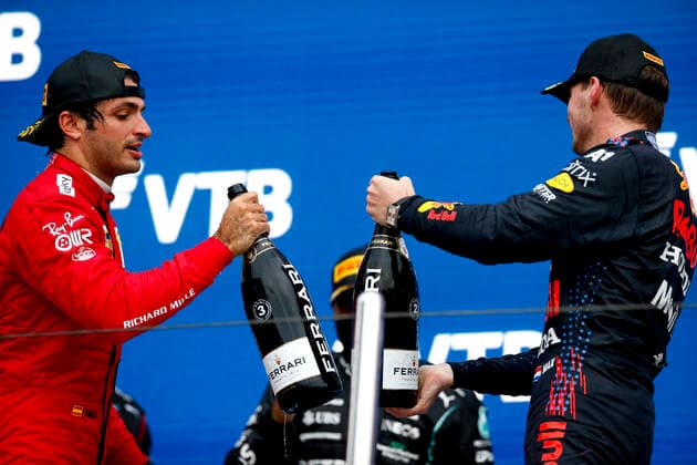 SAINZ Carlos (spa), Scuderia Ferrari SF21, portrait VERSTAPPEN Max (ned), Red Bull Racing Honda RB16B, portrait portrait during the Formula 1 VTB Russian Grand Prix 2021, 15th round of the 2021 FIA Formula One World Championship, WM, Weltmeisterschaft from September 24 to 26, 2021 on the Sochi Autodrom, in Sochi, Russia - Photo DPPI FORMULE 1 : Grand prix de Russie - Sotchi - 26 09 2021 DPPI PANORAMIC 00121032_F12021GP15RUS_JK184669
