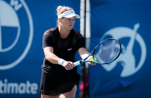 CHICAGO, UNITED STATES, SEPTEMBER 27: Kim Clijsters of Belgium in action during the first round of the 2021 Chicago Fall Tennis Classic WTA, Tennis Damen 500 tennis tournament Chicago Fall Tennis Classic Day 1 27 09 2021 PhotoNews Panoramic 