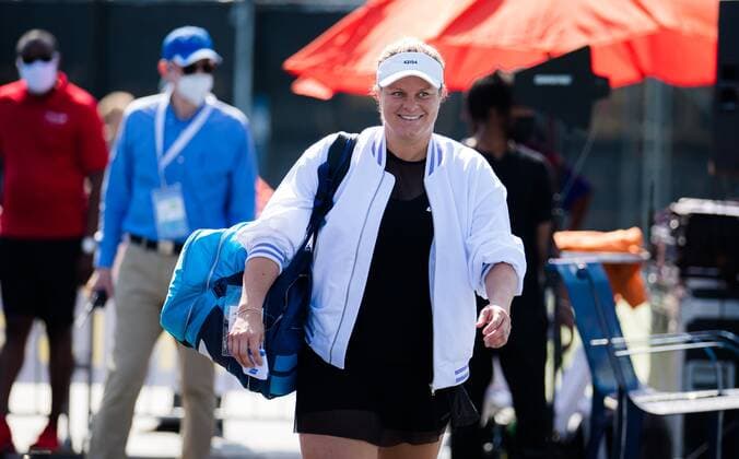 CHICAGO, UNITED STATES, SEPTEMBER 27: Kim Clijsters of Belgium in action during the first round of the 2021 Chicago Fall Tennis Classic WTA, Tennis Damen 500 tennis tournament Chicago Fall Tennis Classic Day 1 27 09 2021 PhotoNews Panoramic 