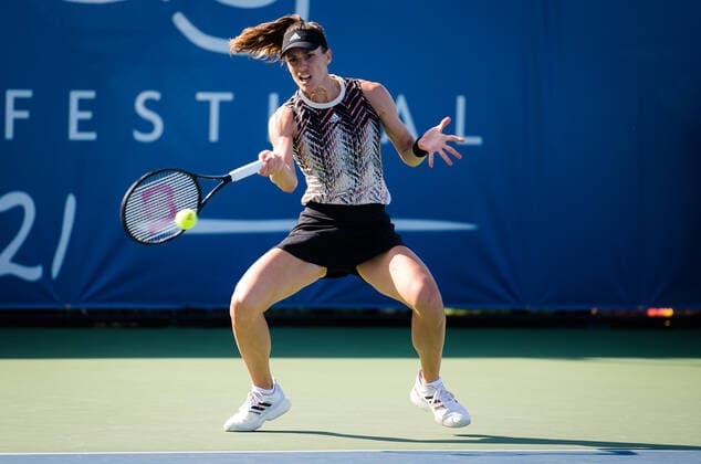 September 27, 2021, CHICAGO, UNITED STATES: Andrea Petkovic of Germany in action during the first round of the 2021 Chicago Fall Tennis Classic WTA, Tennis Damen 500 tennis tournament against Olga Govortsova of Balerus CHICAGO UNITED STATES - ZUMAa181 20210927_zaa_a181_041 Copyright: xRobxPrangex
