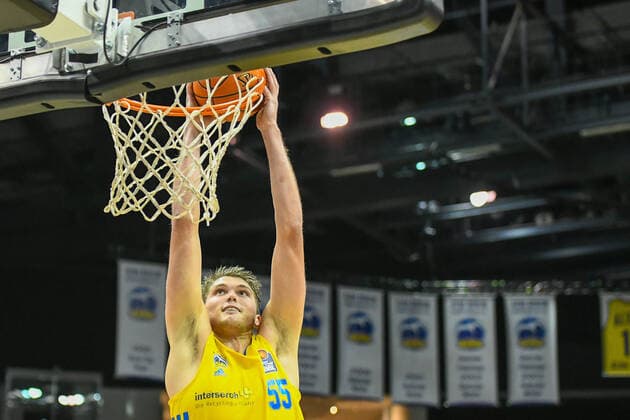28.09.2021, xlakx, Basketball BBL Bundesliga, Alba Berlin - Fraport Skyliners Frankfurt emspor, v.l.Ben Lammers (Alba Berlin No.55) Berlin