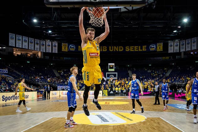 Basketball Berlin 28.09.2021 Saison 2021 2022 1. Bundesliga easyCredit BBL Alba Berlin - Skyliners Frankfurt Ben Lammers (Alba Berlin, No.55)