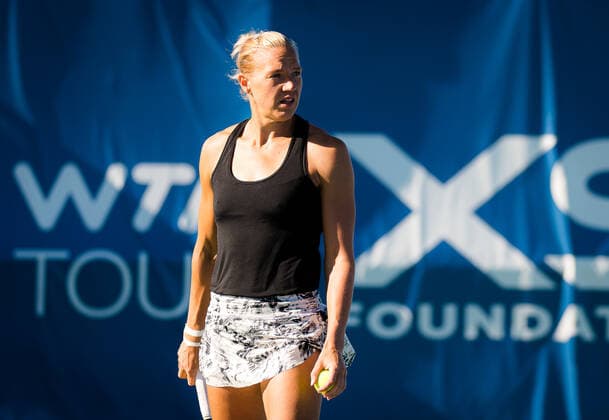 September 28, 2021, CHICAGO, UNITED STATES: Kaia Kanepi of Estonia in action during the first round of the 2021 Chicago Fall Tennis Classic WTA, Tennis Damen 500 tennis tournament against Jil Teichmann of Switzerland CHICAGO UNITED STATES - ZUMAa181 20210928_zaa_a181_031 Copyright: xRobxPrangex