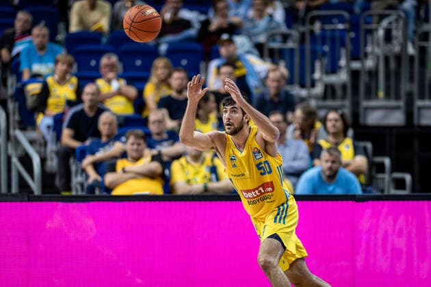 Basketball Berlin 28.09.2021 Saison 2021 2022 1. Bundesliga easyCredit BBL Alba Berlin - Skyliners Frankfurt Javel Zoosman (Alba Berlin, No.50)