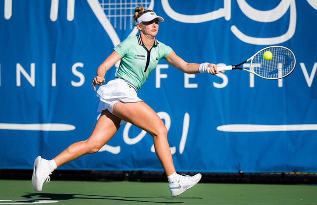 September 28, 2021, CHICAGO, UNITED STATES: Jil Teichmann of Switzerland in action during the first round of the 2021 Chicago Fall Tennis Classic WTA, Tennis Damen 500 tennis tournament against Kaia Kanepi of Estonia CHICAGO UNITED STATES - ZUMAa181 20210928_zaa_a181_038 Copyright: xRobxPrangex