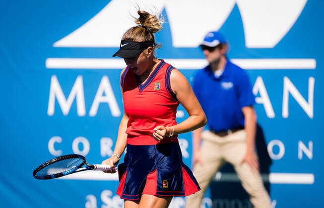September 28, 2021, CHICAGO, UNITED STATES: Amanda Anisimova of the United States in action during the first round of the 2021 Chicago Fall Tennis Classic WTA, Tennis Damen 500 tennis tournament against Viktorija Golubic of Switzeland CHICAGO UNITED STATES - ZUMAa181 20210928_zaa_a181_051 Copyright: xRobxPrangex