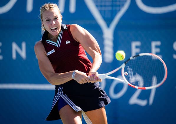 September 28, 2021, CHICAGO, UNITED STATES: Anett Kontaveit of Estonia in action during the first round of the 2021 Chicago Fall Tennis Classic WTA, Tennis Damen 500 tennis tournament against Madison Brengle of United States CHICAGO UNITED STATES - ZUMAa181 20210928_zaa_a181_195 Copyright: xRobxPrangex