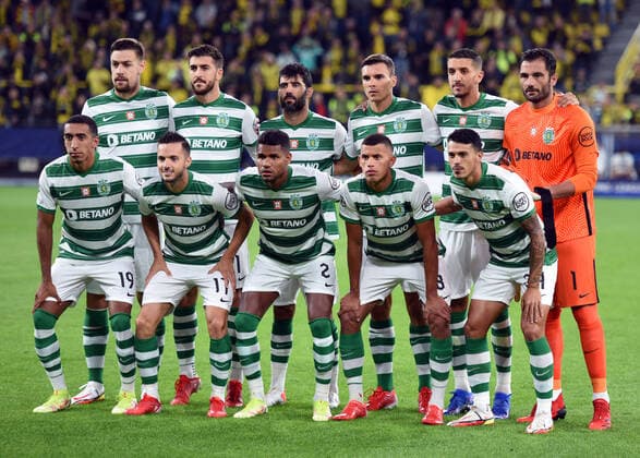 Championsleague: Borussia Dortmund - Sporting Lissabon 28.09.2021. 11er Mannschaft Sporting vor dem Spiel. DFL REGULATIONS PROHIBIT ANY USE OF PHOTOGRAPHS AS IMAGE SEQUENCES AND OR QUASI-VIDEO. Editorial use only ! Nur für journalistische Zwecke !