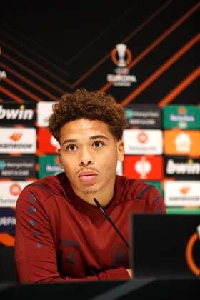 ANTWERPEN, BELGIUM - SEPTEMBER 29 :Manuel Benson forward of Antwerp FC during the press conference, PK, Pressekonferenz and training session the day before the Europa League Group D game between Royal Antwerp and Eintracht Frankfurt on September 29, 2021 in Antwerpen, Belgium, 29 09 2021 ( Antwerp FC v Eintracht Frankfurt - Europa League Day_1 PhotoNews Panoramic 
