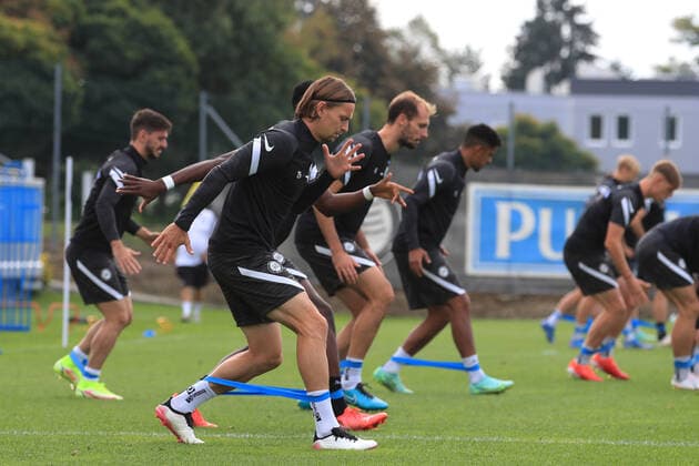 SOCCER - UEFA EL, Sturm vs Eindhoven GRAZ,AUSTRIA,29.SEP.21 - SOCCER - UEFA Europa League, group stage, SK Sturm Graz vs PSV Eindhoven, preview, training Sturm. Image shows team Sturm with Stefan Hierlaender (Sturm).  GEPAxpictures xMarioxBuehner