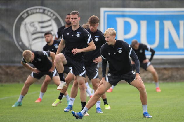 SOCCER - UEFA EL, Sturm vs Eindhoven GRAZ,AUSTRIA,29.SEP.21 - SOCCER - UEFA Europa League, group stage, SK Sturm Graz vs PSV Eindhoven, preview, training Sturm. Image shows Vincent Trummer and Niklas Geyrhofer (Sturm).  GEPAxpictures xMarioxBuehner