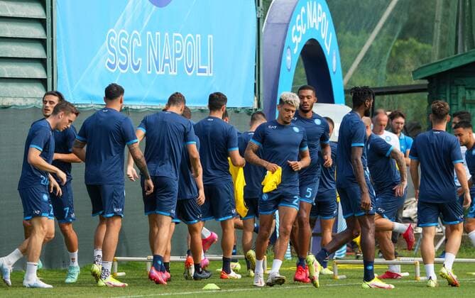 6661681 29.09.2021 Napoli?s players attend a training session ahead of the Europa League soccer match against Spartak Moscow, at SSC Napoli Konami Training Center, Italy. Alexander Vilf Sputnik Italy Soccer Europa League Napoli Training  13d130e5266ff144