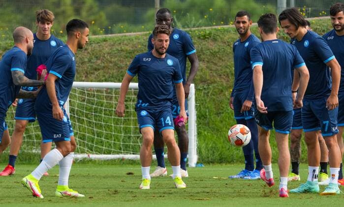 6661721 29.09.2021 Napoli?s players attend a training session ahead of the Europa League soccer match against Spartak Moscow, at SSC Napoli Konami Training Center, Italy. Alexander Vilf Sputnik Italy Soccer Europa League Napoli Training  f5786b11a9b03870