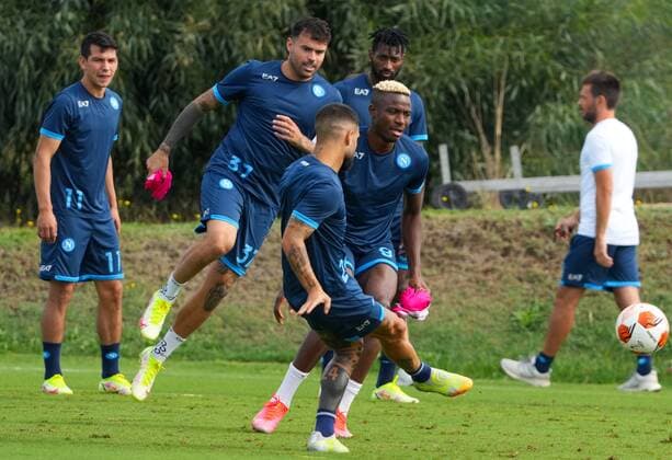 6661714 29.09.2021 Napoli s Lorenzo Insigne, at the foreground, and Victor Osimhen attend a training session ahead of the Europa League soccer match against Spartak Moscow, at SSC Napoli Konami Training Center, Italy. Alexander Vilf Sputnik Italy Soccer Europa League Napoli Training  992b567795683b7