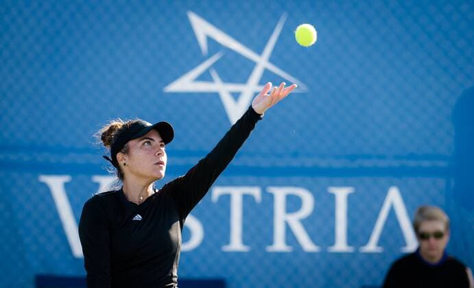 Mandatory Credit: Photo by Rob Prange Shutterstock (12471255ac) Elena-Gabriela Ruse of Romania in action during the second round of the 2021 Chicago Fall Tennis Classic WTA, Tennis Damen 500 tennis tournament Chicago Fall Tennis Classic 2021, Tennis, Chicago, USA - 29 Sep 2021 Chicago Fall Tennis Classic 2021, Tennis, Chicago, USA - 29 Sep 2021  Copyright: xRobxPrange Shutterstockx 12471255ac