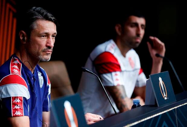 Sport Bilder des Tages Monaco s head coach Niko Kovac (L) and defender Guillermo Maripan (R) react during a press conference, PK, Pressekonferenz held on the eve of their UEFA Europa League match against Real Sociedad, in San Sebastian, Spain, 29 September 2021. Press conference of Monaco !ACHTUNG: NUR REDAKTIONELLE NUTZUNG!  Copyright: xJavierxEtxezarretax GRAFCAV9028 20210929-a43ca2e89a38550f4592ebebf85628248a0e4acb