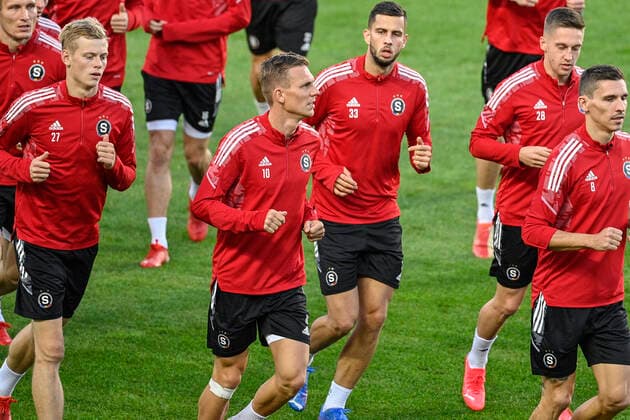 Borek Dockal of Sparta, center, attends a training prior to Europa League football Group A match Sparta Prague vs Glasgow Rangers in Prague, Czech Republic, September 29, 2021. (CTKxPhoto MichalxKamaryt) CTKPhotoP2021092907890  kmt