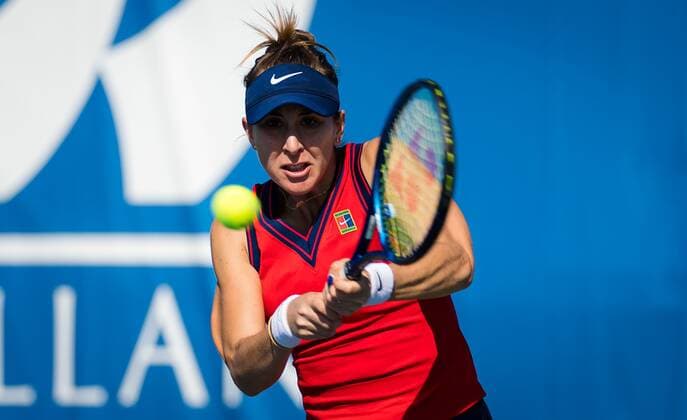 Mandatory Credit: Photo by Rob Prange Shutterstock (12471255ba) Belinda Bencic of Switzerland in action during the first round of the 2021 Chicago Fall Tennis Classic WTA, Tennis Damen 500 tennis tournament Chicago Fall Tennis Classic 2021, Tennis, Chicago, USA - 29 Sep 2021 Chicago Fall Tennis Classic 2021, Tennis, Chicago, USA - 29 Sep 2021  Copyright: xRobxPrange Shutterstockx 12471255ba