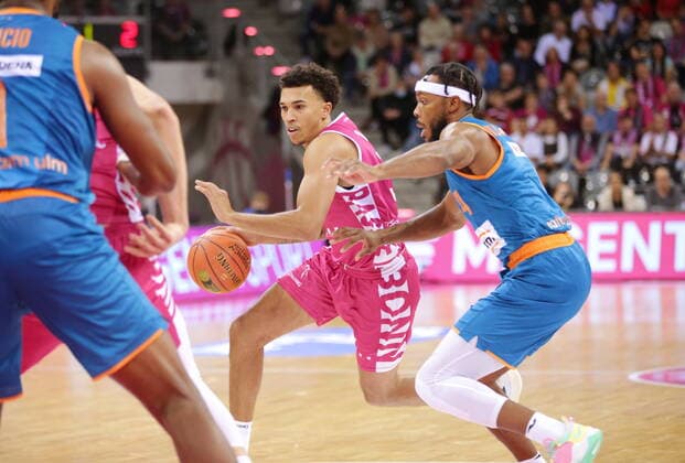Tyson Ward Telekom Baskets Bonn vs. ratiopharm Ulm easyCredit BBL 1. Bundesliga , Saison 2021 2022 , Hauptrunde 2. Spieltag