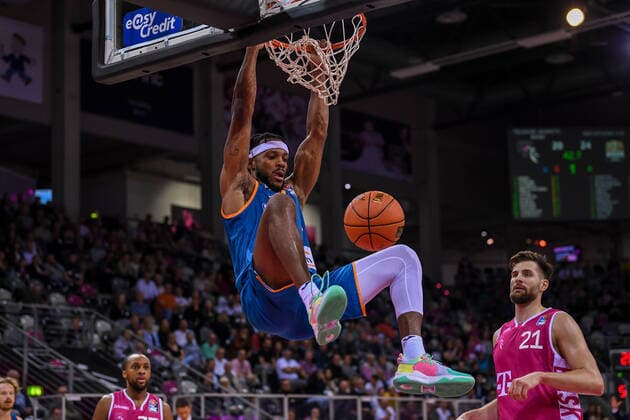 Sport Bilder des Tages easyCredit BBL, Telekom Baskets Bonn vs. ratiopharm ulm, 29.09.2021 Jaron Blossomgame (ratiopharm ulm, 4), easyCredit BBL, Telekom Baskets Bonn vs. ratiopharm ulm am 29.09.2021 im Telekom Dome Bonn, Bonn (Nordrhein-Westfalen) Copyright: xBEAUTIFULxSPORTS Mueller-Laschetx