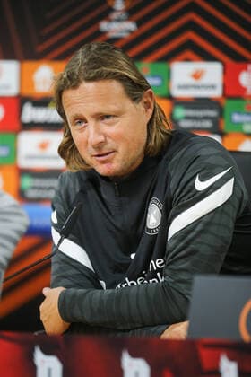 FOOTBALL - The coach Bo Henriksen and Gustav Isaksen of FC Midtjylland, during the press conference, PK, Pressekonferenz before the Europa League match with SC Braga. Estadio Muncipal de Braga, Portugal, 29th September 2021. Photo: IMAGO Pedro Benavente - PUBXNOTXINXPORTUGAL PEDRO BENAVENTE