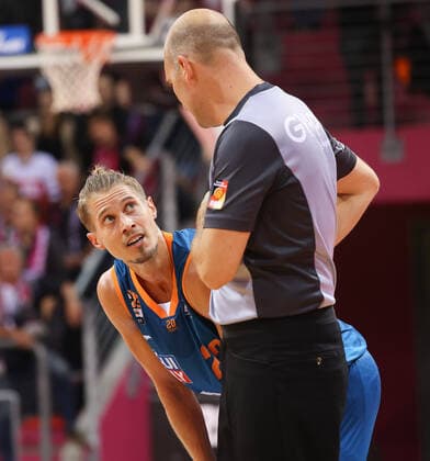 Thomas Klepeisz (Ratiopharm Ulm 27), Telekom Baskets Bonn vs. Ratiopharm Ulm, Basketball, 1. Easy Credit- Bundesliga, 2. Spieltag, 29.09.2021, Telekom Baskets Bonn vs. Ratiopharm Ulm, Basketball, 1. Easy Credit- Bundesliga, 2. Spieltag, 29.09.2021, Foto: EIBNER Joerg Niebergall Bonn Copyright: xJoergxNiebergall Eibner-Pressefox EP_JNL