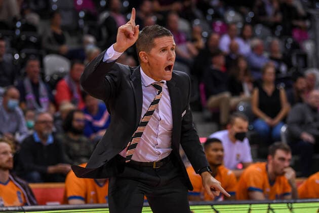 easyCredit BBL, Telekom Baskets Bonn vs. ratiopharm ulm, 29.09.2021 Headcoach Jaka Lakovic (ratiopharm ulm, easyCredit BBL, Telekom Baskets Bonn vs. ratiopharm ulm am 29.09.2021 im Telekom Dome Bonn, Bonn (Nordrhein-Westfalen) Copyright: xBEAUTIFULxSPORTS Mueller-Laschetx
