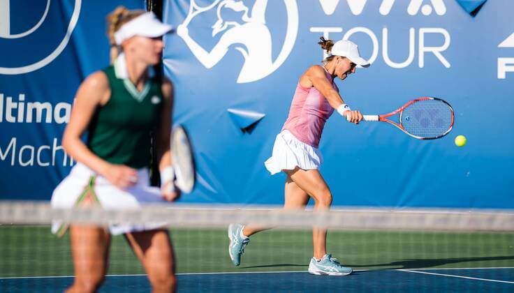 Mandatory Credit: Photo by Rob Prange Shutterstock (12471255di) Viktorija Golubic & Jil Teichmann of Switzerland playing doubles at the 2021 Chicago Fall Tennis Classic WTA, Tennis Damen 500 tennis tournament Chicago Fall Tennis Classic 2021, Tennis, Chicago, USA - 29 Sep 2021 Chicago Fall Tennis Classic 2021, Tennis, Chicago, USA - 29 Sep 2021  Copyright: xRobxPrange Shutterstockx 12471255di