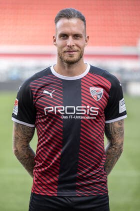 2.BL; FC Ingolstadt 04 - Portraitshooting, Mannschaftsfoto, Patrick Schmidt (32, FCI) 2. Bundesliga - FC Ingolstadt 04 Saison 2021 2022