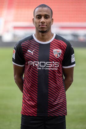 2.BL; FC Ingolstadt 04 - Portraitshooting, Mannschaftsfoto, Yassin Ben Balla (28, FCI) 2. Bundesliga - FC Ingolstadt 04 Saison 2021 2022