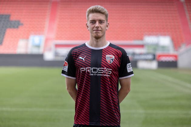 2.BL; FC Ingolstadt 04 - Portraitshooting, Mannschaftsfoto, Andreas Poulsen (2, FCI) 2. Bundesliga - FC Ingolstadt 04 Saison 2021 2022