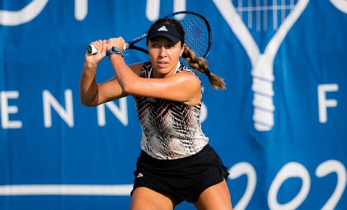 Mandatory Credit: Photo by Rob Prange Shutterstock (12471256q) Jessica Pegula of the United States in action during the third round at the 2021 Chicago Fall Tennis Classic WTA, Tennis Damen 500 tennis tournament Chicago Fall Tennis Classic 2021, Tennis, Chicago, USA - 30 Sep 2021 Chicago Fall Tennis Classic 2021, Tennis, Chicago, USA - 30 Sep 2021  Copyright: xRobxPrange Shutterstockx 12471256q