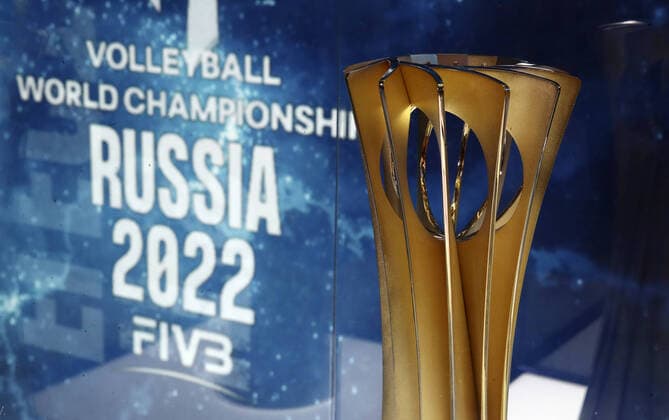MOSCOW, RUSSIA - SEPTEMBER 30, 2021: The cup of the 2022 FIVB Volleyball Men s World Championship, WM, Weltmeisterschaft is on display at Irina Viner-Usmanova Gymnastics Palace. The 2022 FIVB Volleyball Men s World Championship is scheduled to be held in ten Russian cities from 26 August to 11 September 2022. Valery Sharifulin TASS  TS1128DD