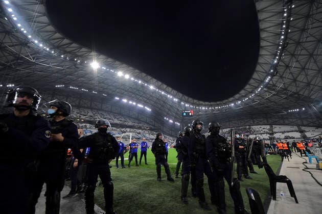 Chaude ambiance entre supporters turcs et marseillais FOOTBALL : OM vs Galatasaray - 30 09 2021 Mao Panoramic 