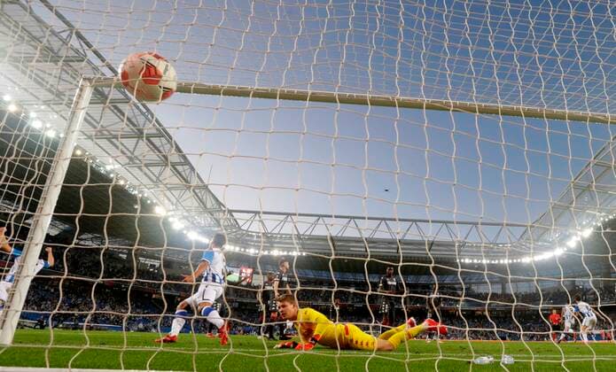 Monaco s goalkeeper Alexander Nubel can t stop the 1-1 during the UEFA Europa League group B soccer match between Real Sociedad and AS Monaco at Reale Arena stadium in San Sebastian, Basque Country, Spain, 30 September 2021. Real Sociedad - AS Monaco !ACHTUNG: NUR REDAKTIONELLE NUTZUNG!  Copyright: xJavierxEtxezarretax GRAF2528 20210930-7e25aa8792fdf2894eb3ac7597d4406ef64da432
