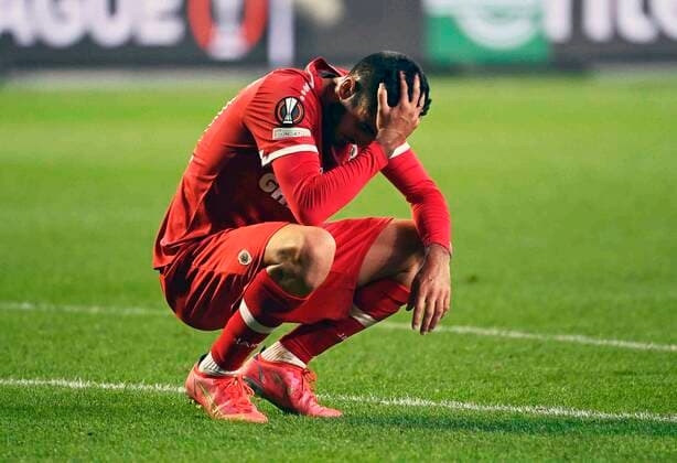 ANTWERPEN, BELGIUM - SEPTEMBER 30 : Almeida Dinis Da Costa Lima defender of Antwerp FC looks dejected on the final whistle after the defeat pictured during uefa europa league match between FC Antwerp and Eintracht Frankfurt on september 30, 2021 in Antwerpen, Belgium, 30 09 2021 ( FC Antwerp v Eintracht Frankfurt PhotoNews Panoramic 
