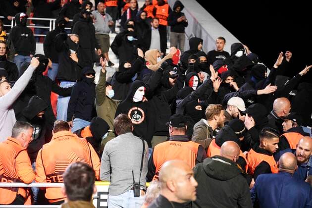 ANTWERPEN, BELGIUM - SEPTEMBER 30 : troubles with the fans of Antwerp and police pictured during uefa europa league match between FC Antwerp and Eintracht Frankfurt on september 30, 2021 in Antwerpen, Belgium, 30 09 2021 ( FC Antwerp v Eintracht Frankfurt PhotoNews Panoramic 