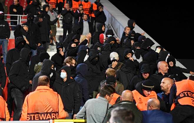 ANTWERPEN, BELGIUM - SEPTEMBER 30 : troubles with the fans of Antwerp and police pictured during uefa europa league match between FC Antwerp and Eintracht Frankfurt on september 30, 2021 in Antwerpen, Belgium, 30 09 2021 ( FC Antwerp v Eintracht Frankfurt PhotoNews Panoramic 