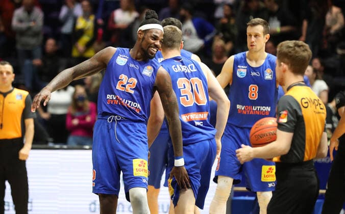Sport Bilder des Tages Löwen Braunschweig vs. MBC, BBL Braunschweig, 30.09.2021, BASKETBALL - easyCredit BBL Basketball Bundesliga, Löwen Braunschweig vs. SYNTAINICS MBC, Saison 2021 22. Chris Coffey (MBC) Braunschweig