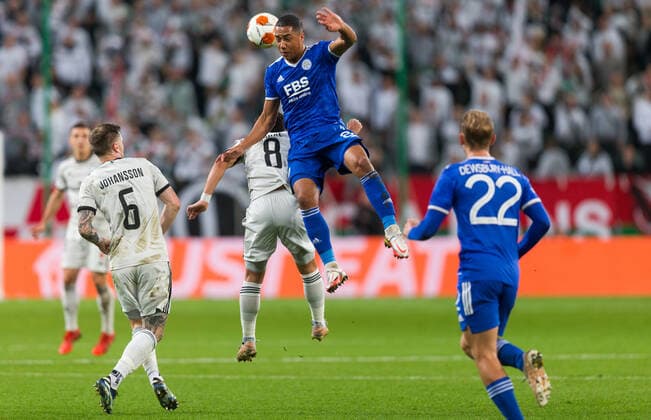 30.09.2021, Warszawa, pilka nozna, Liga Europy, Legia Warszawa - Leicester City, N z Mattias Johansson (Legia), Andre Martins (Legia), Youri Tielemans (Leicester), Kiernan Dewsbury-Hall (Leicester), fot. Tomasz Jastrzebowski Foto Olimpik 30.09.2021, Warszawa, football, UEFA Europa League, Legia Warsaw - Leicester City, In the picture: Mattias Johansson (Legia), Andre Martins (Legia), Youri Tielemans (Leicester), Kiernan Dewsbury-Hall (Leicester), fot. Tomasz Jastrzebowski Foto Olimpik NEWSPIX.PL --- Newspix.pl 20210930TOMJ7006