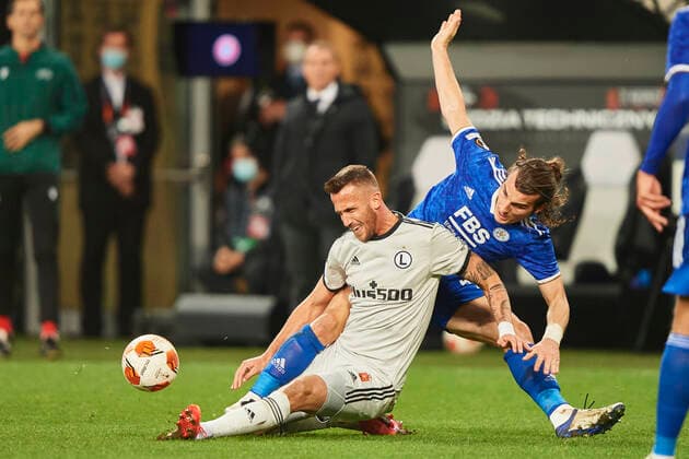 30.09.2021 WARSZAWA, PILKA NOZNA (FOOTBALL) UEFA LIGA EUROPY (UEFA EUROPA LEAGUE) FAZA GRUPOWA MECZ LEGIA WARSZAWA - LEICESTER CITY FC NZ. TOMAS PEKHART, CAGLAR SOYUNCU FOTO RADOSLAW JOZWIAK CYFRASPORT NEWSPIX.PL --- Newspix.pl  CRJ_5515