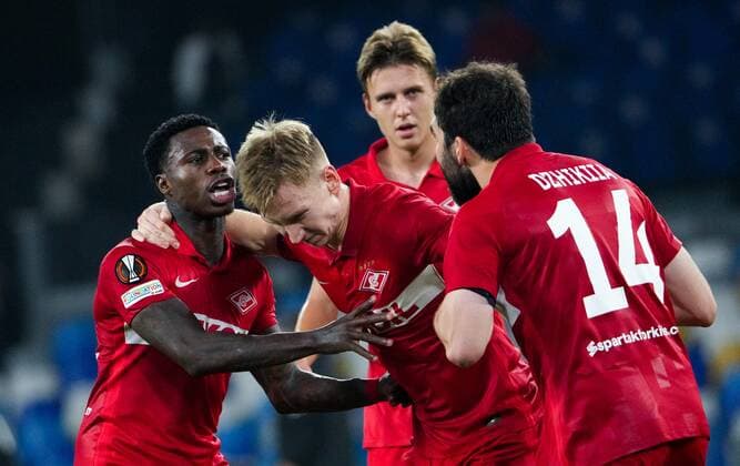 6663148 30.09.2021 From left, Spartak s Quincy Promes, Nail Umyarov and Georgiy Dzhikiya react after the Europa League soccer match between Napoli and Spartak Moscow, at Diego Armando Maradona stadium, in Naples, Italy. Alexander Vilf Sputnik Italy Soccer Europa League Napoli - Spartak  8a16b62a2e268bcc
