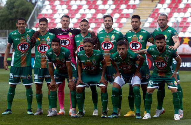 Futbol, Curico Unido vs Cobresal. Fecha 23, campeonato nacional 2021. El equipo de Cobresal es Fotografiado antes del partido de primera division contra Curico Unido disputado en el estadio La Granja, Curico,Chile. 30 09 2021 Jose Robles Photosport Football, Curico Unido vs Cobresal. 23 th Date, National Championship 2021 The CobresalÕs team is Photographs before the first division match against Curico Unido played at La Granja stadium, Curico, Chile. 30 09 2021 Jose Robles Photosport Curico Unido vs Cobresal, campeonato 2021