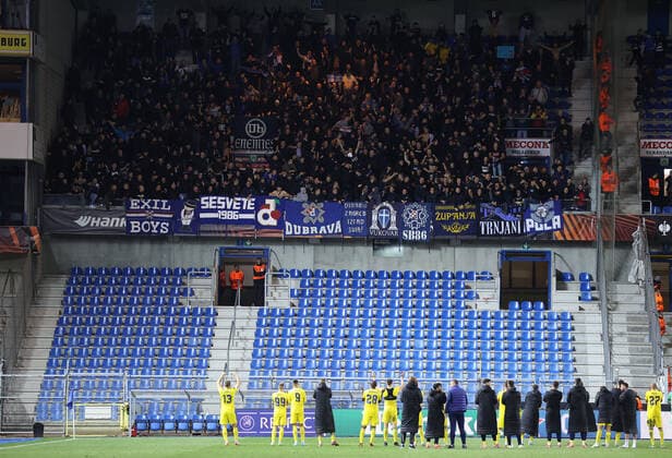KRC Genk v Dinamo Zagreb: Group H - UEFA Europa League GENK, BELGIUM - SEPTEMBER 30: Dinamo Zagreb players thank the supporters in the stands after the UEFA Europa League group H match between KRC Genk and Dinamo Zagreb at Luminus Arena on September 30, 2021 in Genk, Belgium. MarkoxPrpic PIXSELL