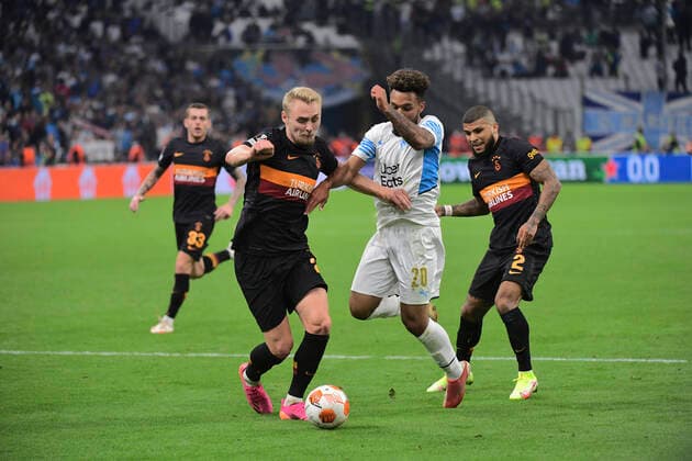 Jordan Amavi (OM) vs Victor Nelsson FOOTBALL : OM vs Galatasaray - 30 09 2021 Mao Panoramic 