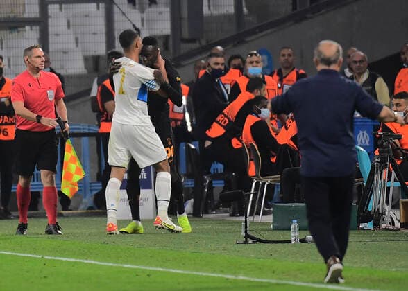 bagarre entre Gonzalez Alvaro (OM) Mbaye Diagne FOOTBALL : OM vs Galatasaray - 30 09 2021 Mao Panoramic 
